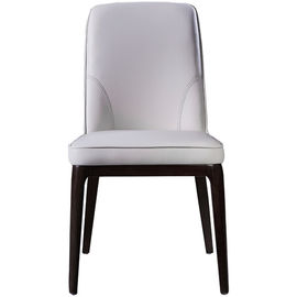 Chaises de luxe élégantes de salle à manger de cuir blanc avec les jambes en bois