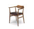 Chaises en bois modernes avec des coussins, chaises confortables de café de restaurant