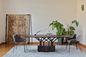 La table de salle à manger et les chaises en bois ont placé les meubles modernes de salle à manger