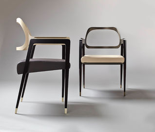 Les meubles commerciaux de patio de restaurant dinant des chaises ont adapté la taille/matériel aux besoins du client